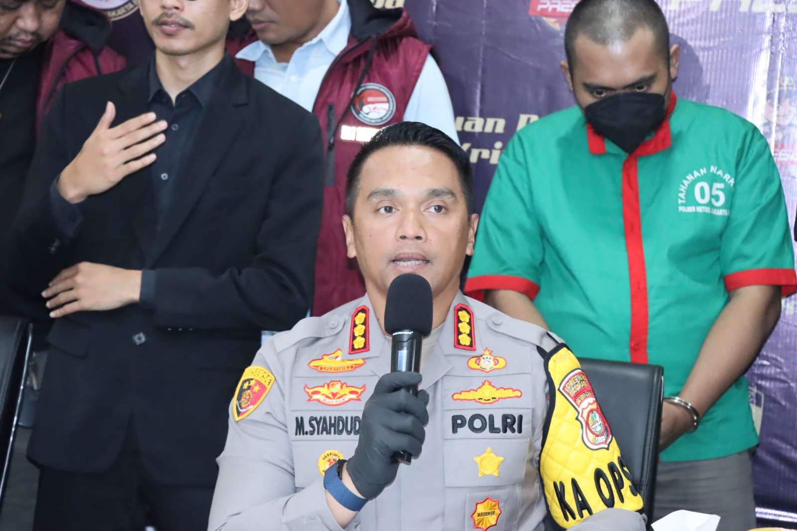 Polres Metro Jakarta Barat Bongkar Clandestine Laboratory Tembakau Sintetis di Perumahan Mewah Bekasi